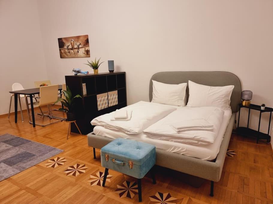 Sissi Royal - Inner 4 Bedroom Appartamento Vienna